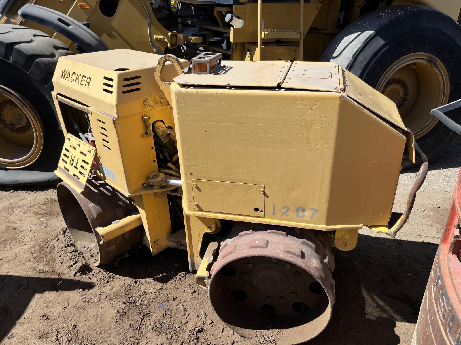 ./imagenes/INVOICE/2019/13889/WACKER RT820 (4).JPG